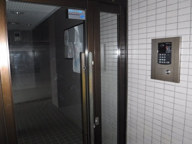 サンロイヤルハイツのエントランス