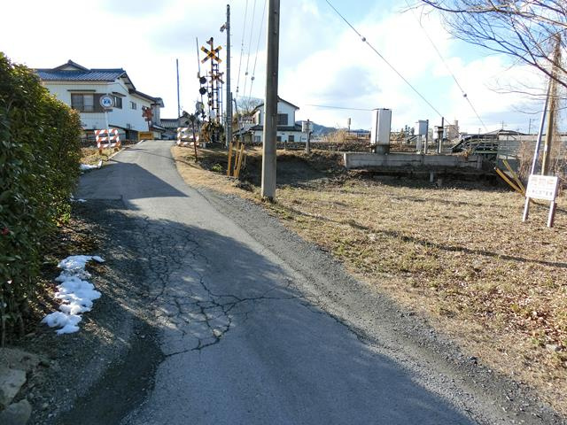 小川町青山　土地39坪の前面道路含む現地写真