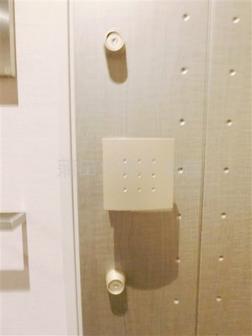 ジーベック大森ウエストの玄関