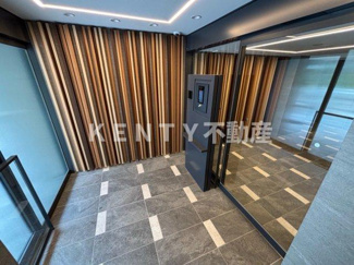 【エントランス】 | 建物の内部です