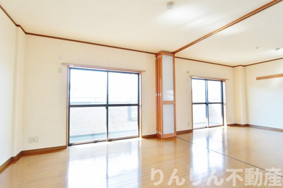 【居間・リビング】 | ファミール大原 | 使いやすい居間です