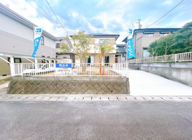 売中古戸建　富士市三ツ沢の前面道路含む現地写真