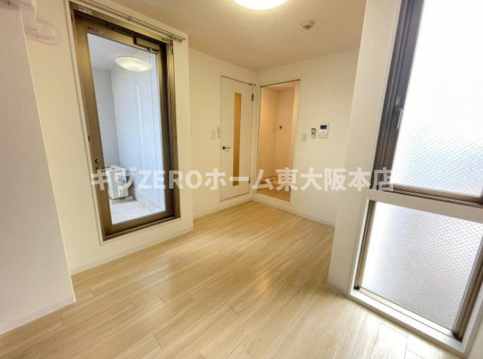 グランエクラ天下茶屋の居間・リビング