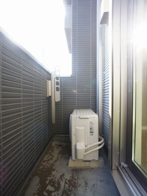 【バルコニー】 | リベルタ | 日当たり良好！お洗濯物がたくさん干せます♪