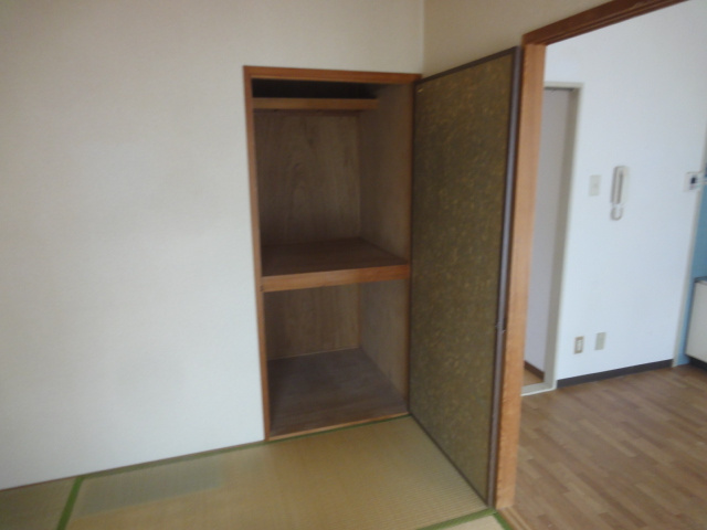 アパルトマン松栄の収納