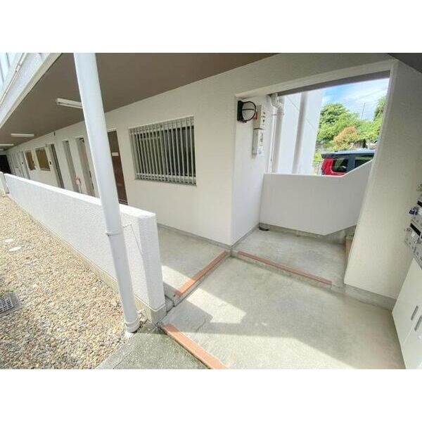 アパルトマン松栄のエントランス