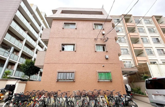 【外観】 | 住む人を映し出す洗練された佇まいは、いつまでも輝き続けながらいつしか街の風景に溶け込んでいきます。
