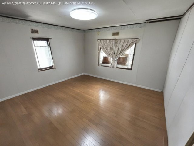 安佐北区亀山南3丁目　土地建物の洋室|12帖の洋室はセカンドリビングや子ども部屋など、幅広い用途に対応できるゆとりある空間です。二面採光で