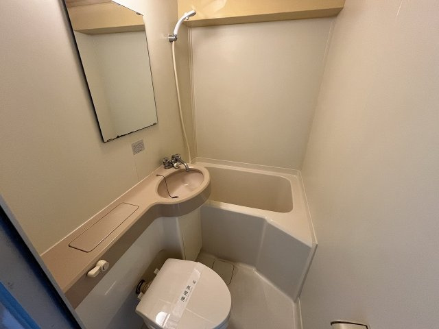 ホワイトパレス黄金五番館の浴室|日々の疲れを癒すお風呂付です