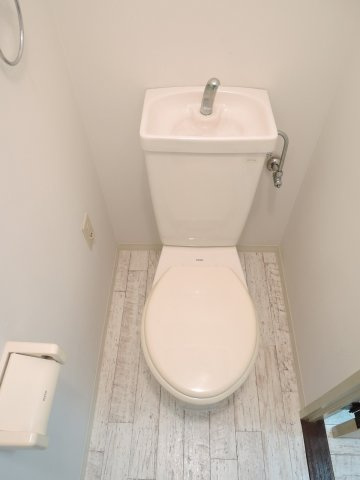 オリエンタル小倉北第二のトイレ|ゆったりとした空間のトイレです