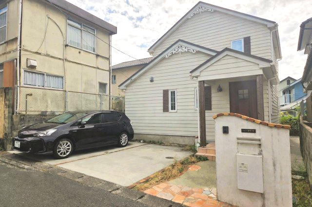 海外邸宅のような輸入住宅　北九州市門司区羽山1丁目の外観|おしゃれな外観です