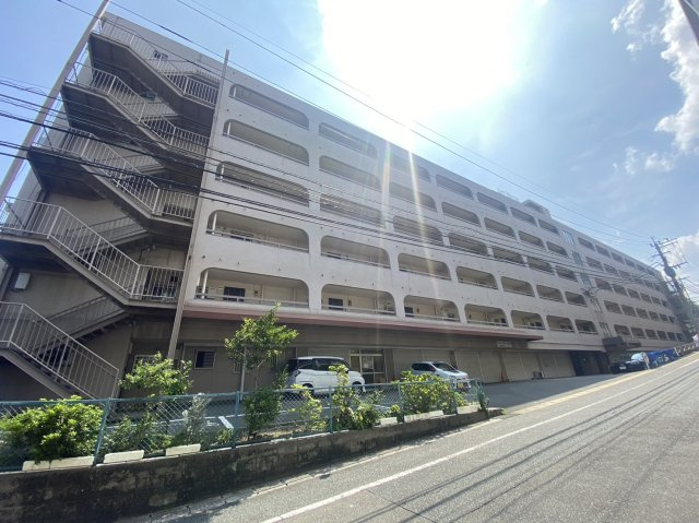 緑ヶ丘第四マンションの外観|きれいな外観です