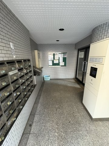 安部山公園センチュリー21壱番館のエントランス|毎日通るエントランスはこのようになっています