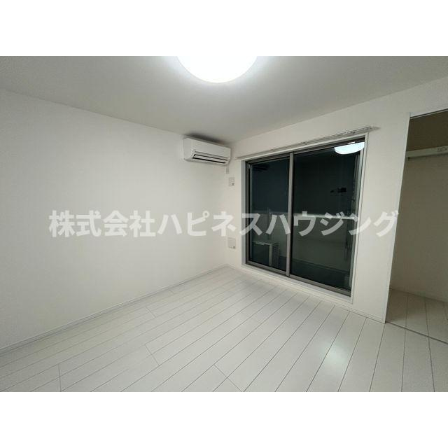 MQuarto柏の洋室|こちらの居間で趣味の時間をお楽しみください