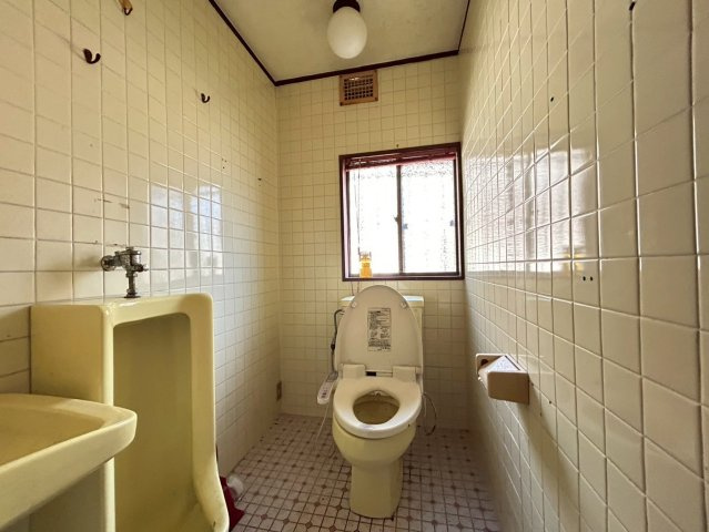 小倉南区志井4丁目　中古戸建のトイレ|落ち着いた色調のトイレです