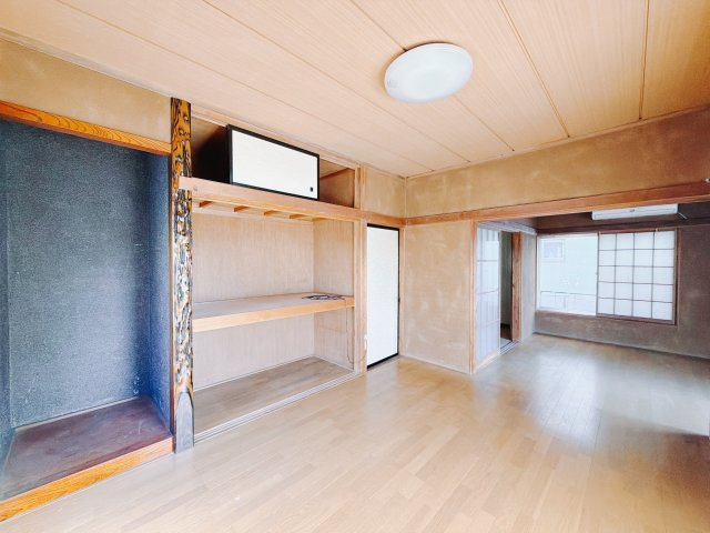 【中古戸建】高崎市下豊岡町1期の居間・リビング|■リビング｜陽当たり良好のリビングダイニング♪賃貸では叶わなかった、お友達とのホームパーティや大音量で映画やテレビを楽しむことができます(*^^*