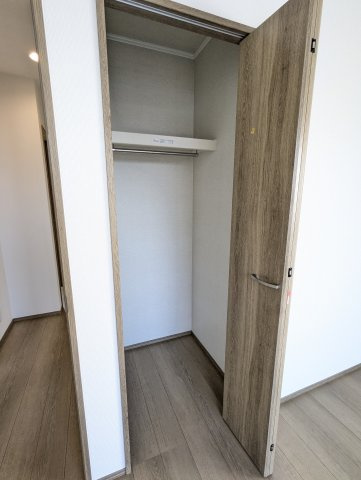 笠原町974番の収納|各お部屋に収納スペースがあり、お部屋がすっきりとお使いいただけます♪