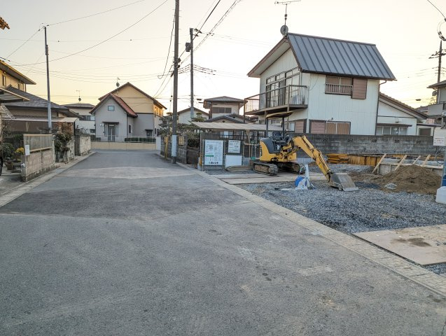 笠原町974番の前面道路含む現地写真|前面道路含む現地写真です