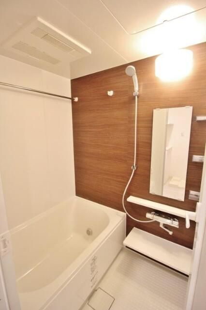 イルミナーレ学大の浴室