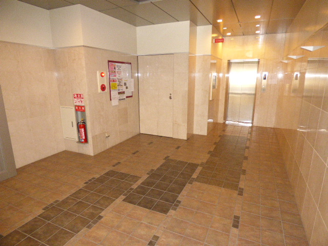 コンフォートレジデンス御堂筋本町のエントランス