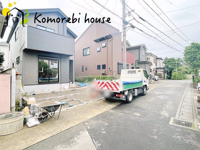 上尾市東町　5期　新築一戸建て　リガーレ　01の前面道路含む現地写真|撮影：'26/07/06