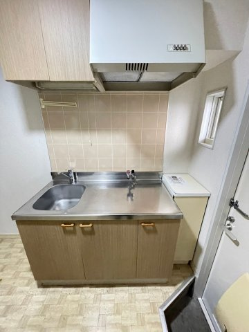 パークサイド駒沢A棟　駒沢公園徒歩圏内　駒澤大学徒歩圏内　3方角部屋のキッチン