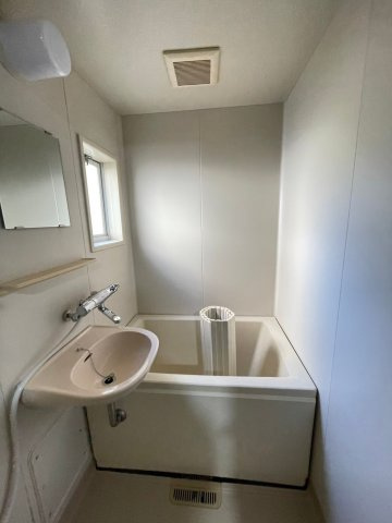 パークサイド駒沢A棟　駒沢公園徒歩圏内　駒澤大学徒歩圏内　3方角部屋の浴室