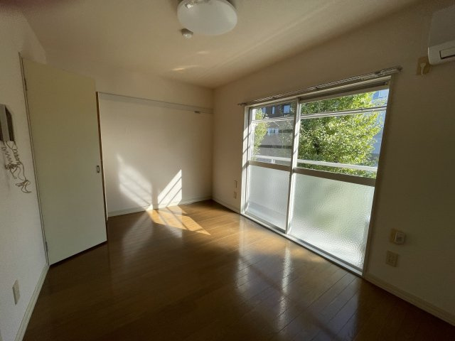 パークサイド駒沢A棟　駒沢公園徒歩圏内　駒澤大学徒歩圏内　3方角部屋の内装