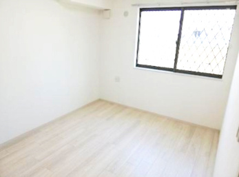 【居間・リビング】 | アベンシス | ※同物件・反転タイプの写真