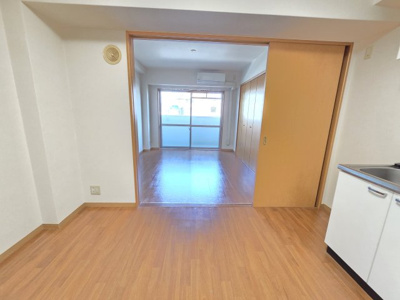 【洋室】 | メゾンアズール