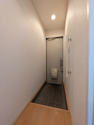 【玄関】 | ホワイトハウス2