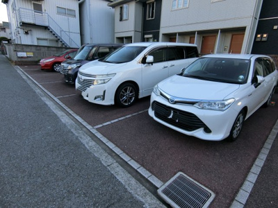 【駐車場】 | ホワイトハウス2