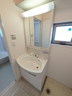 【独立洗面台】 | ホワイトハウス2