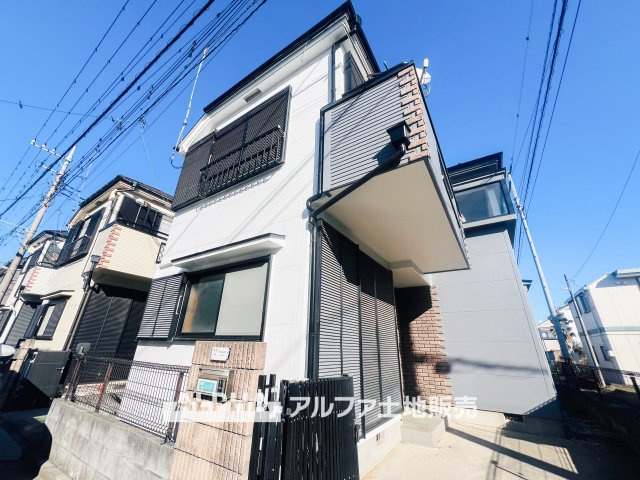 昭島市美堀町2丁目　中古戸建の外観|【House of the Sun】
◆明るい家◆太陽の温かな光がお家全体を照らす。そこには目を輝かせ笑顔で見つめてくれる君がいて、「ただいま」の言葉がこだまする。そんな君の瞳に恋している。