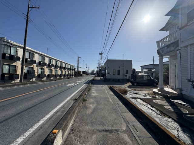 -三丁目不動産-　本庄市児玉町上真下　平成14年築の前面道路含む現地写真