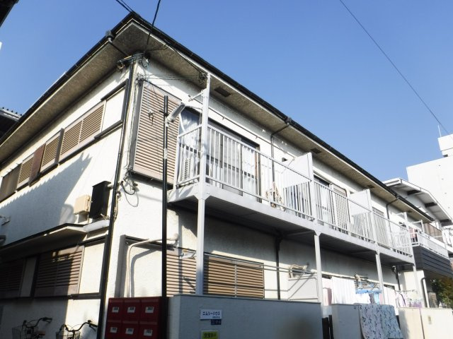 エムシーハウスの外観|ブレーメン商店街側でお買い物便利☆