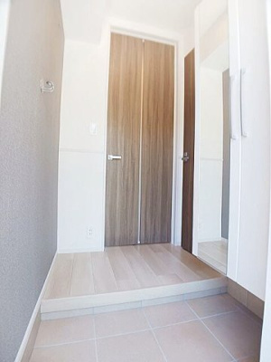 【玄関】 | ファミリア長門石