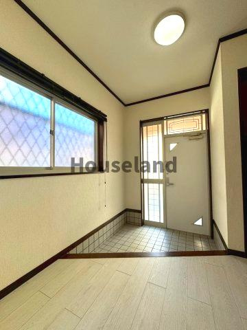 岩出市岡田戸建の玄関