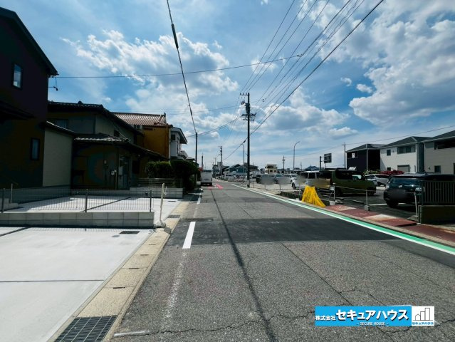 【本日ご案内ご案内】豊明市新田町門先　全2棟の前面道路含む現地写真|事前予約にて現地ご見学いただけます！お気軽にお問い合わせください♪
■株式会社　セキュアハウス■
住宅ローンに強く、知識、経験豊富なスタッフ在籍
お客様に寄り添い、ご成約後もサポート致します。　　　　
