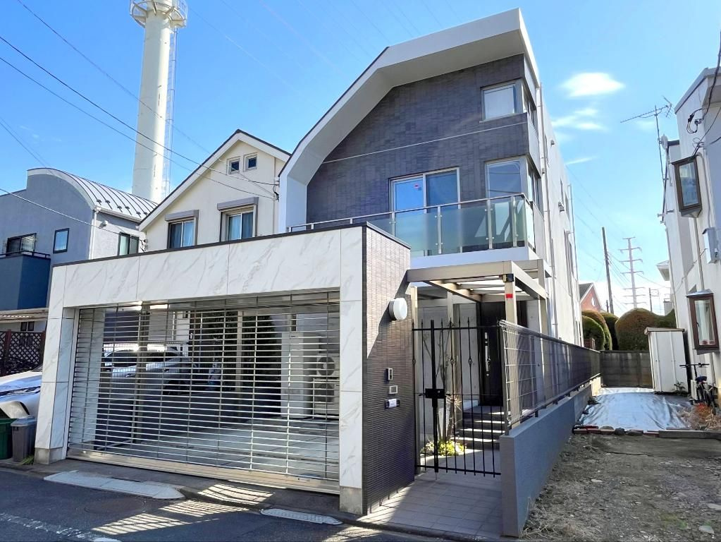 世田谷区成城8丁目　中古戸建の外観