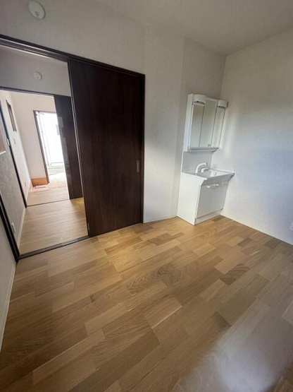 【洋室】 | 高知市中須賀町 | 店舗として使用可能です。