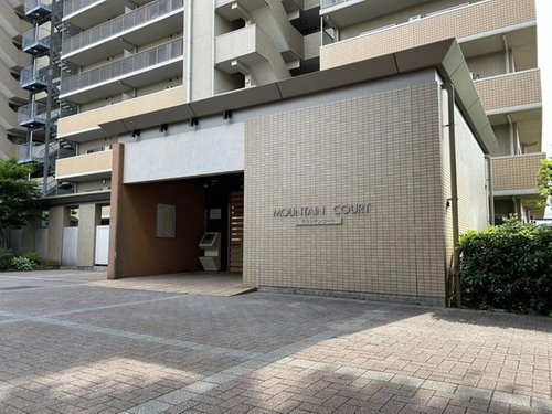 【エントランス】 | エスタテラ湘南台マウンテンコート | ゆとりのあるエントランスです