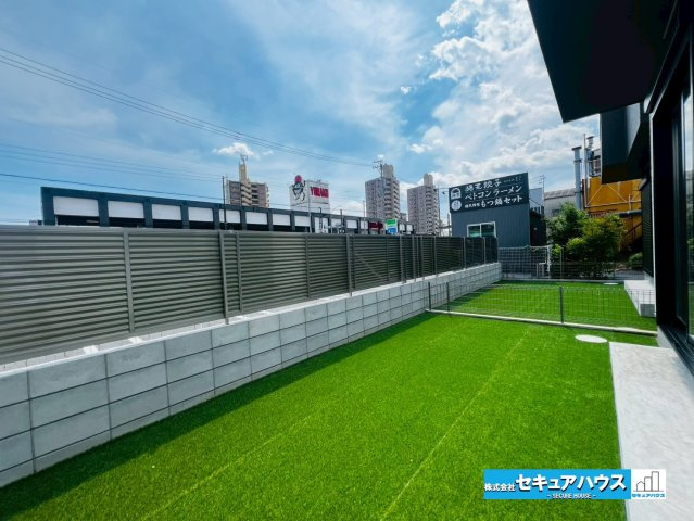 【本日ご案内可能】豊明市新田町門先　全2棟の庭|【庭】
◆広々としたお庭付きの物件です。お子様やペットの遊び場になります♪夏にはプールを広げることのできる広さがございます。南向きで日当たり良好です。　　　　　　　　　　　　　　　　　　　　　　　　　