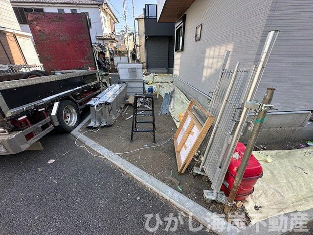茅ヶ崎市東海岸北2丁目　新築戸建　全３棟の駐車場|3月14日　工事中　駐車スペース