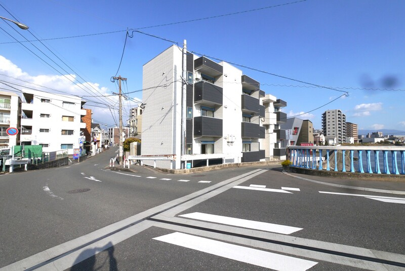 ma cherie R箱崎1(マシェリーアール箱崎1)のエントランス|同シリーズの写真です