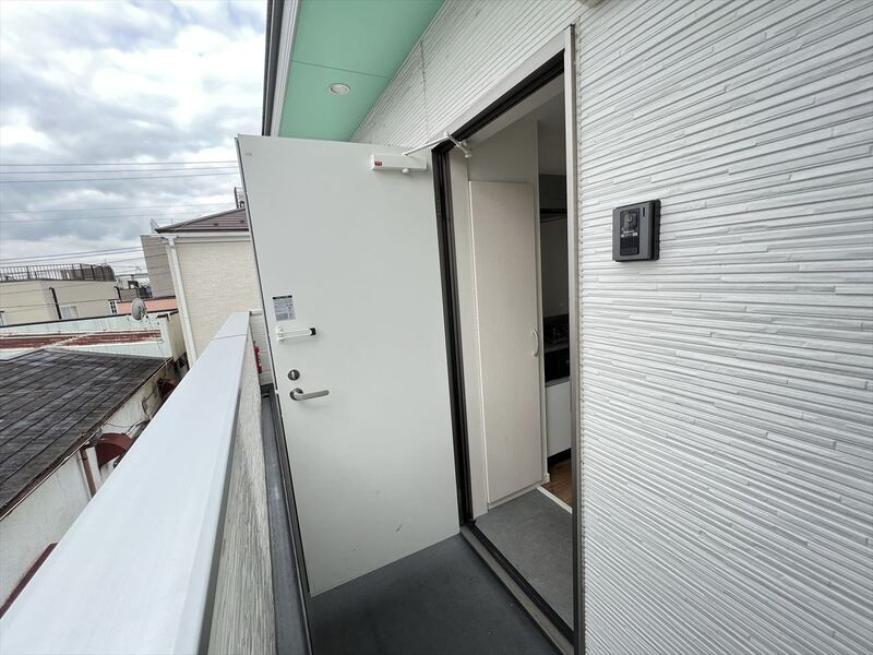 casa vecchiaⅢ(カーサ ベッキアスリー)の玄関