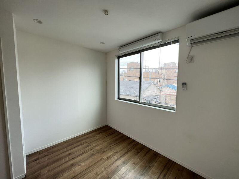 casa vecchiaⅢ(カーサ ベッキアスリー)の居間・リビング