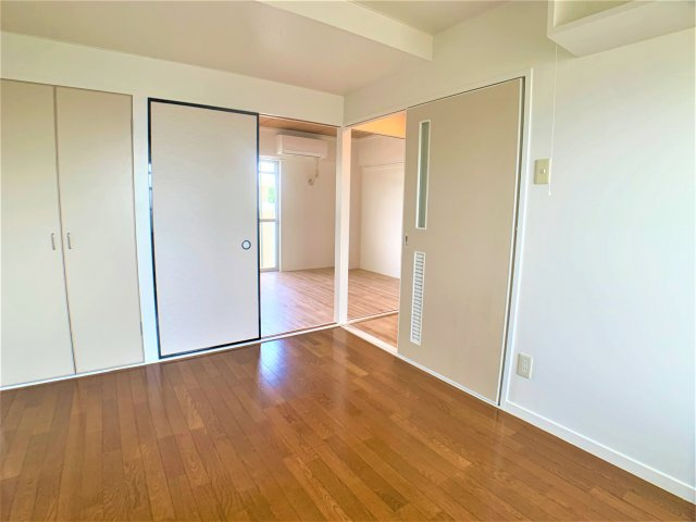 ビレッジハウス亀崎2号棟の居間・リビング