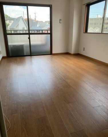 リズ松ヶ丘の居間・リビング|洋室☆（同一仕様写真）