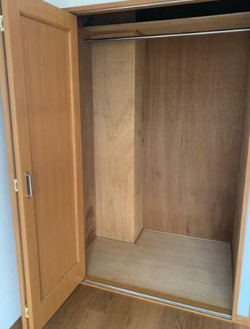 リズ松ヶ丘の収納|大容量のクローゼット（同一仕様写真）